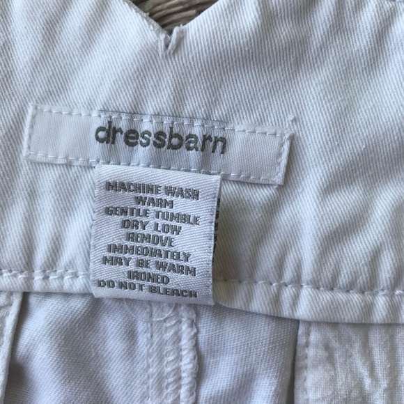 Dress Barn white sailor 3” inseam shorts Sz 4 buttons - Picture 7 of 7